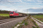 187 150 mit einem gemischten Güterzug bei Oberdachstetten Richtung Würzburg, 16.10.2019