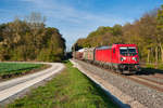 187 127 mit einem gemischten Güterzug bei Mörlbach Richtung Ansbach, 26.10.2019