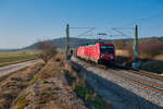 187 188 und eine 152 (kalt) mit einem gemischten Güterzug bei Mitteldachstetten Richtung Ansbach, 24.01.2020