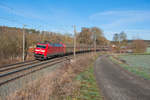 152 141 mit einem gemischten Güterzug bei Oberhessbach Richtung Ansbach, 19.01.2019