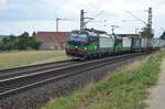 Zwei Loks der ELL (European Locomotive Leasing) (193-950-3 und 193-212-x) ziehen eine Güterzug des kombinierten Ladungsverkehrs in Richtung Ansbach.