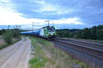 Einen farblich sehr passenden Zug konnte ich am 09.09.2022 fotografieren. RTI (Rail-Trains-International) 383-112-0 ist mit ihrem Ganzzug aus sehr neu aussehenden blauen Kesselwagen der gleichen Firma in Richtung Treuchtlingen unterwegs.