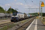 ELP 159 222-9 fährt für VTG/retreck mit einem Kesselzug durch Uffenheim in Richtung Würzburg. (20.06.2023)