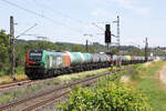 Hamburger Rail Service (HRS) 2019 329 mit einem langen Kesselwagenzug bei Winterhausen, 10.07.2026
