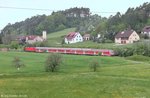 Am 18.5.05 fuhr eine damals noch typische Regionalbahn-Garnitur durch den 1978 geschlossenen Bahnhof Rosenbach Richtung Ansbach.