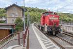 Zufallstreffer am gleichen Platz, aber 12 Jahre später als 991477: Am 4.9.15 fuhr 294 902 als Lz durch Goßmannsdorf zum Einsatz auf der Mainländebahn bei Marktbreit.