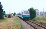 Eine Regionalbahn Steinach - Rothenburg hlt am 7.7.00 in Hartershofen.