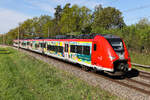 Der Flughafen Express mit Sonderbemalung  und der Nummer 9480 1463 506-4 D-DB von Landshut Richtung Regensburg am 29.04.26 bei Artlkofen.