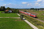 Am 12. September 2022 trübte sich das Wetter gegen Mittag ein. Die von der 218 404 geführte RB 27029 nach Mühldorf in Oberbayern war bei Weidenbach jedoch noch  sichere Beute .