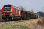 ELP / DB 159 242 mit einem Güterzug bei Ottenhofen am 18.3.2026. Hier ist es ganz schön zum fotografieren und man kann sein Bilder variieren durch ein paar Schritte. Wenn den mal was kommt auf der Strecke 940. Man kann schon ganz schön lange mal warten, obwohl es als stark befahren Strecke betitelt wird.
