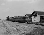 Das könnte die DB-Bahnstrecke Rosenheim - Mühldorf gewesen sein (Sommer 1984)