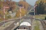 266 445 röhrt am 26.10.13 durch den Bahnhof Garching/Alz