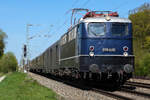 Der Sonderzug zum Chiemsee am 26.4.26 bei Eglharting. E 10 228 in voller Pracht und mein Kumpel Andi schaut zum Fenster raus. Das war ein Spaß :-) 