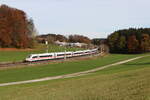 412 233  ICE 114  auf dem Weg nach München. Aufgenommen am 1. November 2025 bei Axdorf im Chiemgau.