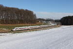 412 212 war als  ICE 116  nach Frankfurt unterwegs. Aufgenommen am 3. Februar 2026 bei Axdorf iim Chiemgau.