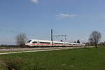 412 236 war am 17. April 2026 als  ICE 116  bei �bersee am Chiemsee auf dem Weg nach Frankfurt.
