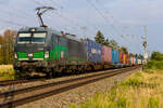 193 201 Ell ex SBB Cargo schimmert noch leicht durch mit KLV am 17.08.26 bei Eglharting.