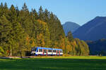 Am 29.09.2026 h�lt im Leitzachtal allm�hlich der Herbst Einzug, wie auf dieser Aufnahme des zwischen Geitau und Fischbachau nach M�nchen fahrenden VT 492 der Bayerischen Regiobahn zu sehen ist