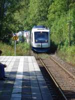 Der Integral VT 113 als Doppeltraktion der BOB gegen 14.00 Uhr bei seiner Einfahrt am Haltepunkt Geitau am 21.10.2006