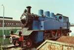 Dampflok 8 der Tegernseebahn vor einem Münchener Schrottplatz, Sommer 1984