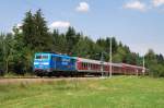 111 017 (Bahnland Bayern) mit RB 59513 vor Uffing (06.07.2011)