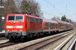 Die 111 046-9 mit RB von Mnchen nach Mittenwald durch Lochham am 15.04.2013