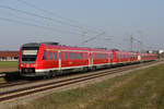 RE 57416 (Linie RE 72), bestehend aus vier 612-Doppeleinheiten, geführt von 612 161 als Berufsverkehrsverstäker mach Memmingen, München Aubing, 31.03.2021