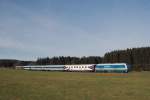 223 068 (Arriva) mit Alx 86213 bei Riedles (15.01.2008)