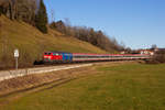 218- 488-5 und 055-2 ziehen den IC 118 bei Ratholz durchs Allgäu.