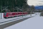 Bei H�henreute befinden sich 612 003 und ein weiterer Triebwagen am 22.01.2021 als RE 7 / RE 3288 auf der Fahrt von Augsburg �ber Lindau-Insel nach Lindau-Reutin