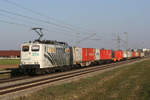 Lokomotion 151 074-2 mit Containern am 31.03.2021 in München Aubing
