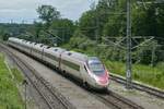 ECE 192 auf der Fahrt von München nach Zürich hat am 06.07.2021 gerade den Bahnhof von Hergatz passiert