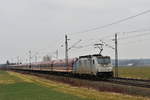 186 294 von Railpool bespannte am 2. März 2019 einen Sonderzug, der aus Euro-Express Wagen gebildet war, mit dem sie gleich Neu-Ulm erreichen wird.