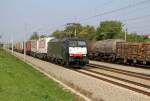 Die 189 935 mit Güterzug bei Hattenhofen am 31.08.2013
