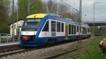 Ammerseebahn am 25.04.2016 auf der Fahrt von Augsburg nach Schongau, kurzer Halt im Bhf Walleshausen