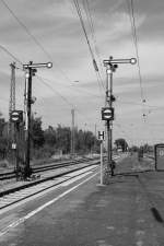 Zwei Ausfahrtsignale im Bahnhof Nördlingen. Gesehen am 23.10.2015, diesmal in schwarz-weiß.
