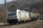 RheinCargo 187 070 durchfährt mit ihren Kesselwagen Solnhofen, 19.03.2022