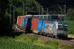Railpool Siemens Vectron 6193 150-1 mit AME raillogistik Maus und vielen Containern am 4 Juli 2026 bei Breitenfurt.
