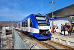 1648 338-9 (VT 338 | Alstom Coradia LINT 41) erreicht das Ende seiner kurzen Zubringer-Fahrt vom  Hauptbahnhof  ins Zentrum Eichstätts.
Aufgenommen hinter dem Zaun am Norma-Parkplatz.

🧰 Bayerische Regiobahn GmbH (BRB)
🚝 RB 84058 (RB14) Eichstätt Bahnhof–Eichstätt Stadt
🕓 16.2.2023 | 13:16 Uhr