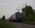 Als Überführungsfahrt von Regensburg nach Neustadt an der Donau konnte 143 059 bzw. RBH113 zusammen mit 2 weiteren 43ern sowie 146 CL206 auf der eingleisigen Donautalbahn bei Sinzing abgelichtet werden. An diesem Abend, also an dem des 5.5.15, herrschte erstaunlich viel Verkehr auf dieser Strecke...