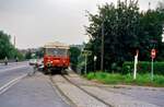 Nebenbahn Vaihingen/Enz-Enzweihingen: Hier ein Schienenbus in Enzweihingen bei der Überquerung der Enz, 06.09.1984