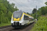 Nachschuß auf den 8442 122 der am Zugschuß eines  RE10a nach Heilbronn  zusehen ist am 4.6.2020 in Neckargrach, kurz zuvor hörte es auf zu regnen.