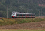 Am 14.08.2020 fährt der 9442 804, von der Abellio Rail Mitteldeutschland GmbH, mit der RB 74664 (Halle(Saale) Hbf - Saalfeld Hbf) nahe der Ortschaft Etzelbach.