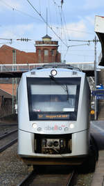 Der Triebzug VT 12 12 09 ist hier Mitte März 2021 bei der Weiterfahrt in Wuppertal-Unterbarmen zu sehen.
