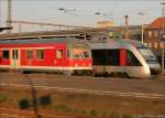 Ein Steuerwagen des RE2 nach Hamm und der VT 11003(Abellio) der RB46 beim Zwischenhalt in Wanne-Eickel. 18.09.2008