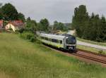 Der 440 910 als Radlzug nach Passau am 07.06.2012 unterwegs bei Pleinting.