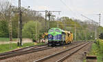 Die Altmark Nohab Polarlicht passiert hier mit dem DGS 95482 am 2.5.2022 um 16.31 Uhr auf der Fahrt nach Salzbergen eine Gleisbaustelle im ehemaligen Bahnhof Velpe.