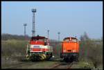 AKN V2.024 + V60 ?? sonnen sich zusammen im lhafen Rostock. 04.04.09