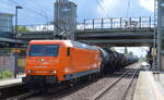 ArcelorMittal Eisenhüttenstadt Transport GmbH, Eisenhüttenstadt [D] mit  145-CL 001   [NVR-Nummer: 91 80 6145 081-6 D-EKO] und Kesselwagenzug (leer) Richtung Stendell am 03.08.21 Durchfahrt