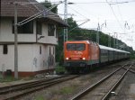 Am 09.Juli 2011 organisierte der Lausitzer Dampflokclub eine Sonderfahrt von Cottbus nach Binz,mit der EKO-Trans 143 001,bei dem die Reisende auch die Strtebekerauffhrung in Ralswiek besuchen